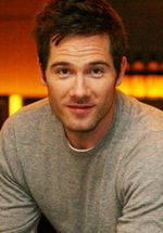 luke_macfarlane_5