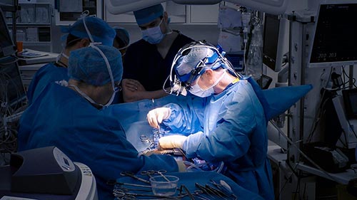 Surgeons: At the Edge of Life 3