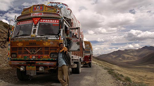 Hot Roads - The World's Most Dangerous Roads